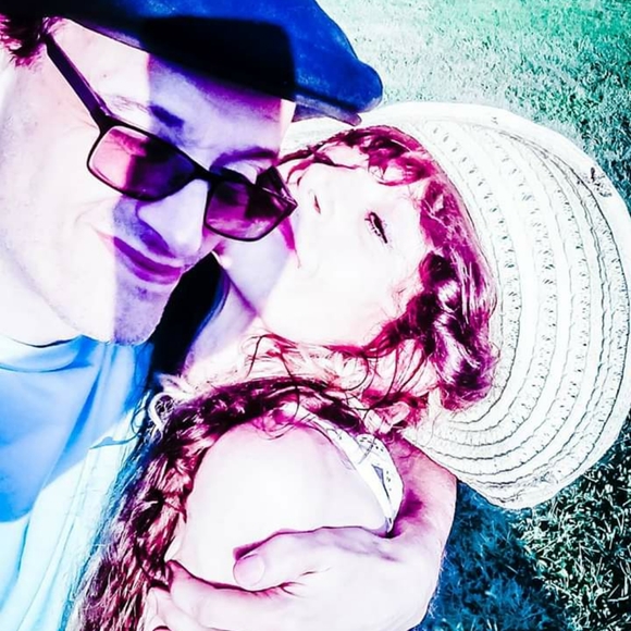 Meet your Posher, Theda. I *need* to sell here!! 😍❤️ - Picture 2 of 16